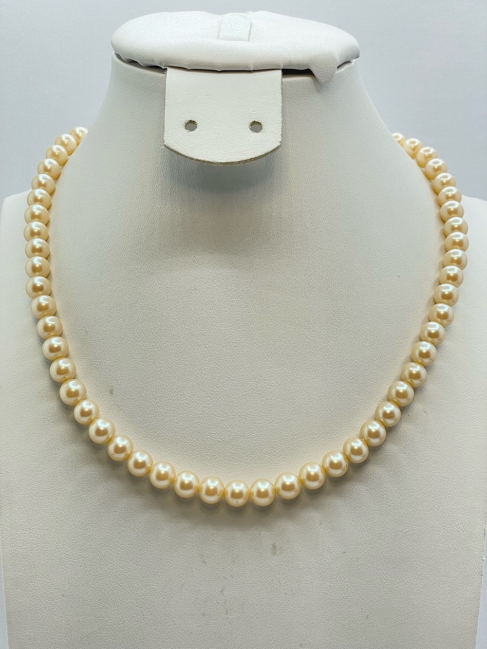 Vintage Japan Faux Glass Pearl Necklace Cream Classic Strand Wedding